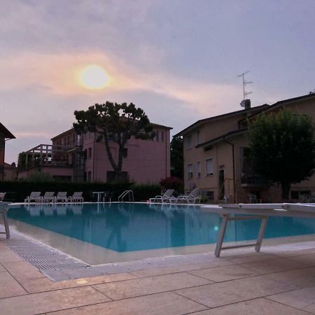 Appartamento Casa Savoia Desenzano del Garda Esterno foto