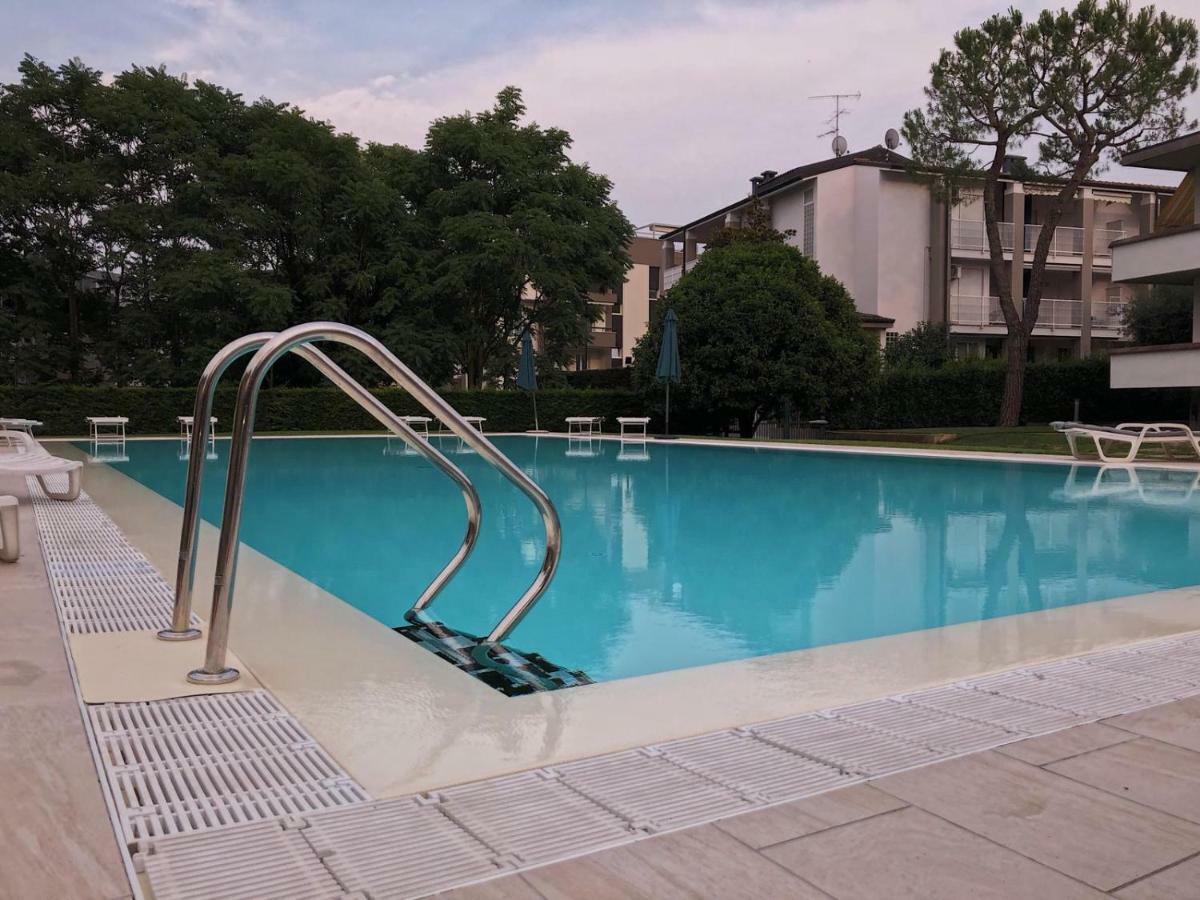 Appartamento Casa Savoia Desenzano del Garda Esterno foto
