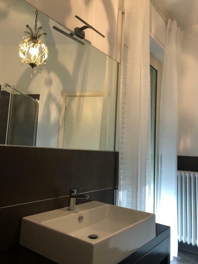 Appartamento Casa Savoia Desenzano del Garda Esterno foto