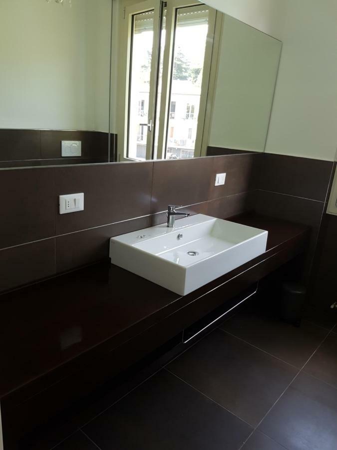 Appartamento Casa Savoia Desenzano del Garda Esterno foto